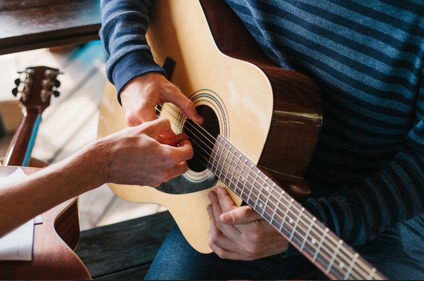 yetişkinler için gitar dersi